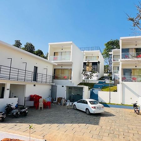 Aura Safari Hotel Vaduvanchal Exterior photo