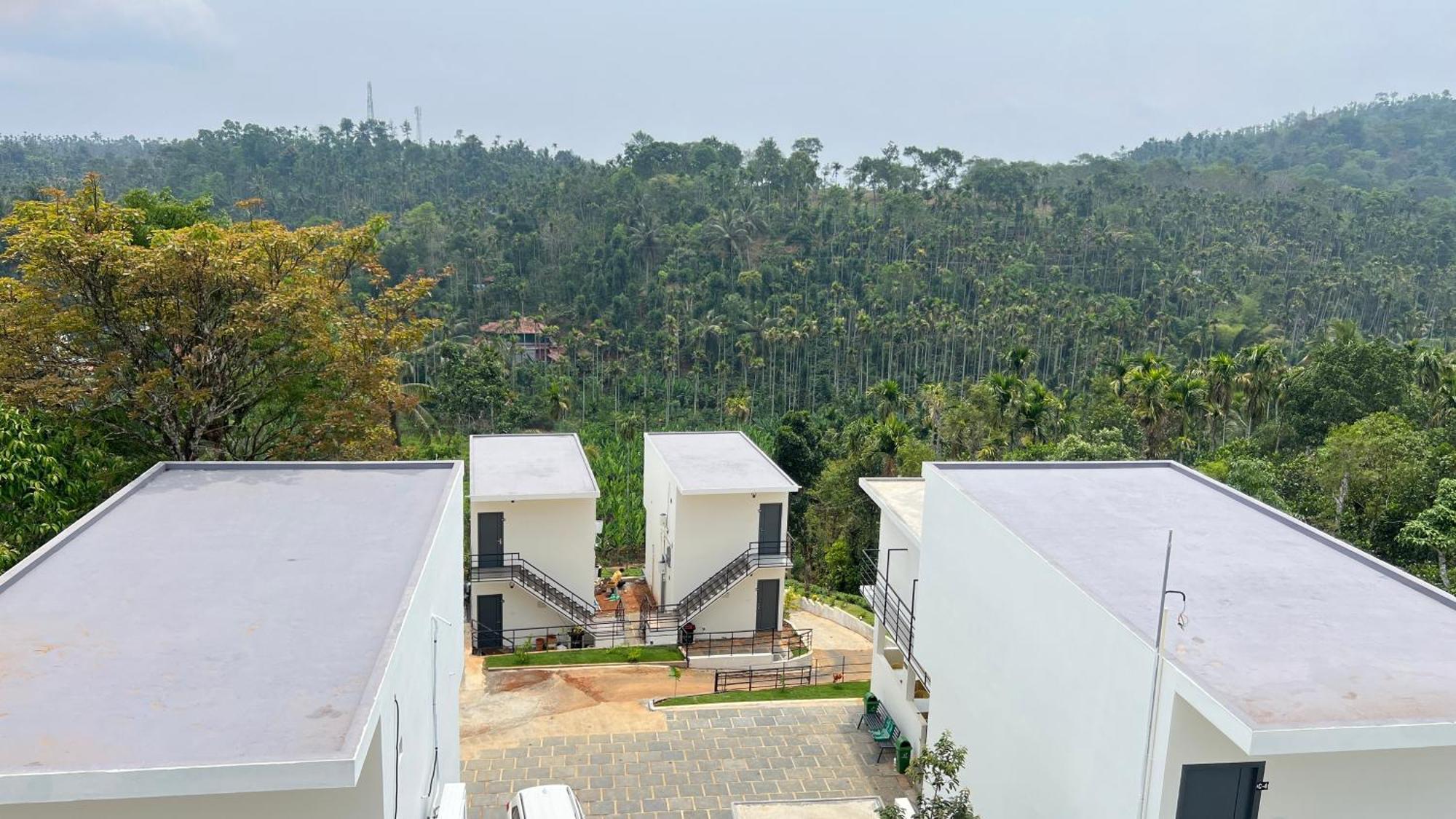 Aura Safari Hotel Vaduvanchal Exterior photo